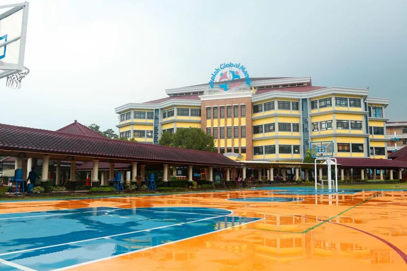 Sekolah dalam kawasan Kota Wisata — Al-Azhar, BPK Penabur, Fajar Hidayah